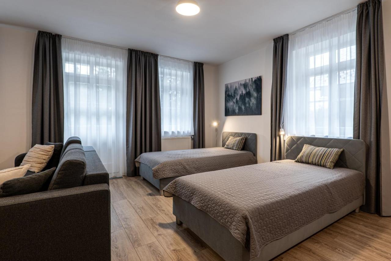Hubertus Karlova Studanka Aparthotel Екстериор снимка